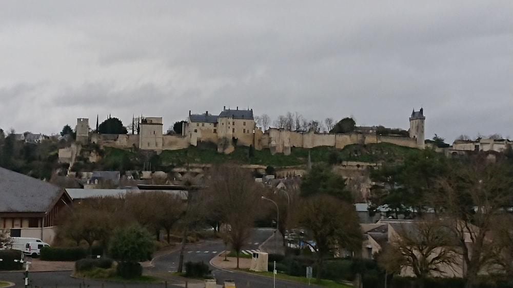 Ibis Styles Chinon Hotel Eksteriør billede