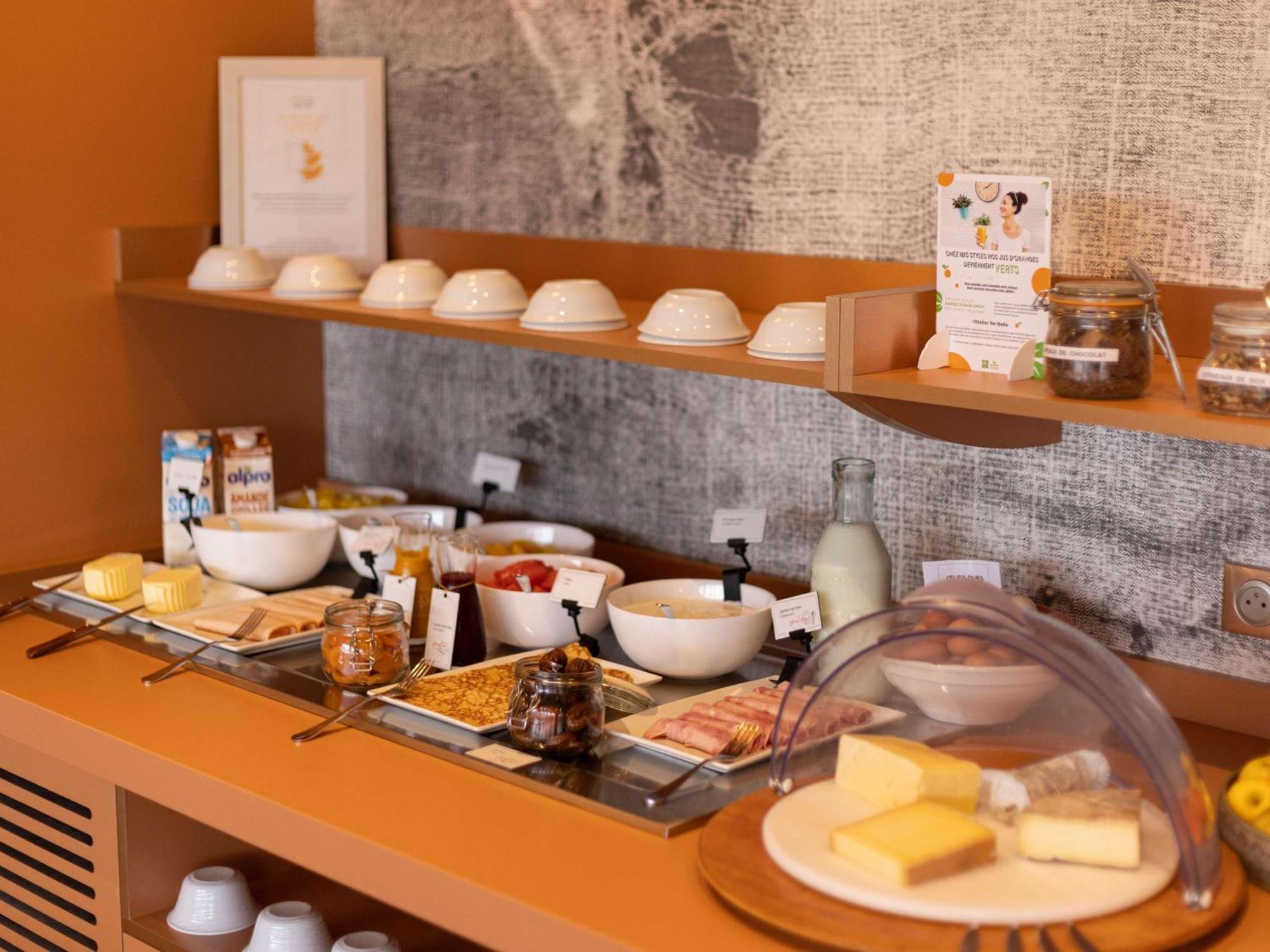 Ibis Styles Chinon Hotel Eksteriør billede